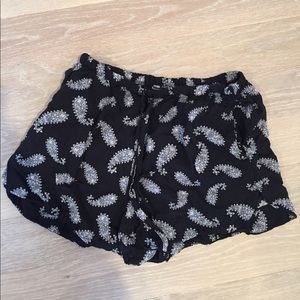 Brandy Melville flowy shorts